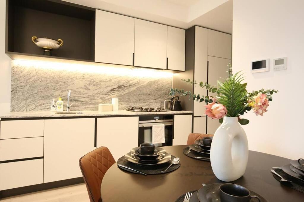 Luxury 2Bedroom2Bathroom Apartment At Mel Cbd Melbourne Exterior photo